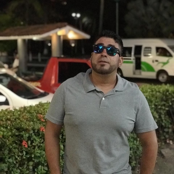 Profile Picture of Timbas Timi (@timi26164) on Poshmark