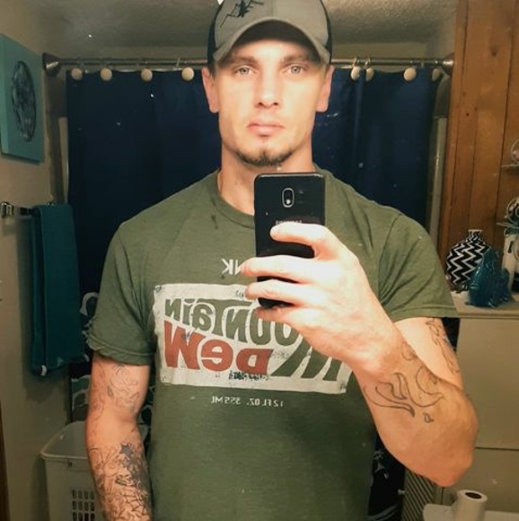 Brett Boyette - Poshmark Profile Picture of Brett Boyette (@boyette_brett) on Poshmark