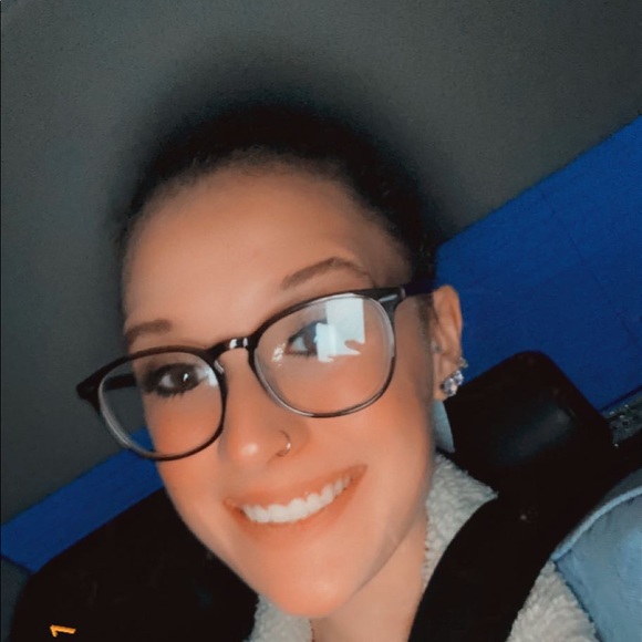 Profile Picture of Presley Tridle (@prtridle725) on Poshmark