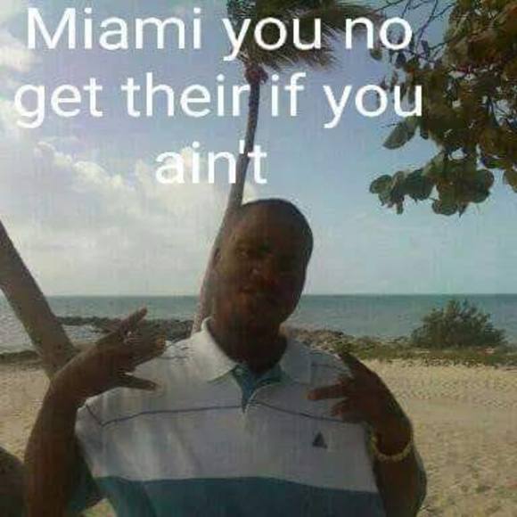 Profile Picture of Travis Groove (@travisgroove12) on Poshmark