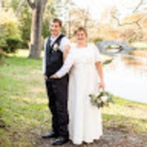 Profile Picture of Lori Ebersole (@loriebersole19) on Poshmark