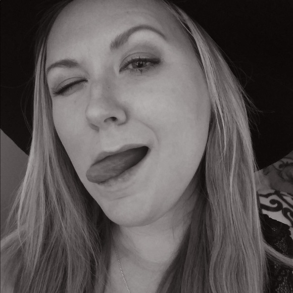 Profile Picture of Stephanie Dambroski (@sdambroski) on Poshmark