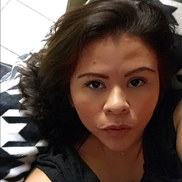 Leyla Vides - Poshmark Profile Picture of Leyla Vides (@leylarey) on Poshmark