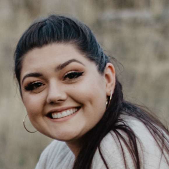 Profile Picture of Lauren Maloff (@lmaloff98) on Poshmark