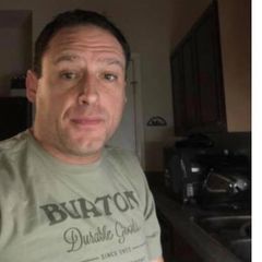 Profile Picture of glenbartscher (@glenbartscher) on Tiktok