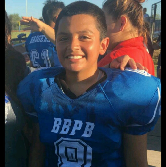 Profile Picture of Carlos Navarro (@carlos_n2223) on Poshmark