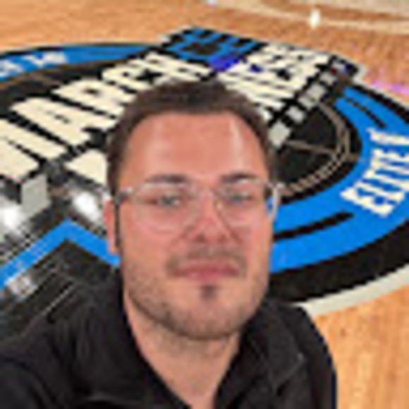 Profile Picture of Zachary Weinberger (@zawein11) on Poshmark