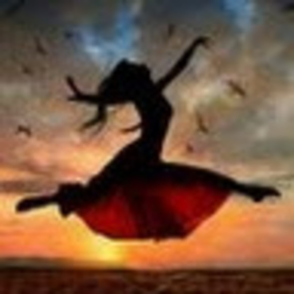 Profile Picture of Virginia Arbuthnott (@giaaireys) on Poshmark