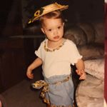 Profile Picture of Julia Zambrano (@juliadanielle) on Instagram