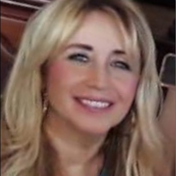 Profile Picture of Lizette Alvarez (@lmilena152) on Poshmark