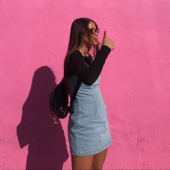Profile Picture of Caroline Brown (@cvrobrown) on Poshmark