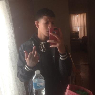 Profile Picture of Michael Vivar (@michaelv9818) on Twitter