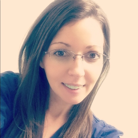 Profile Picture of Felicia Smith (@fsmith8) on Poshmark