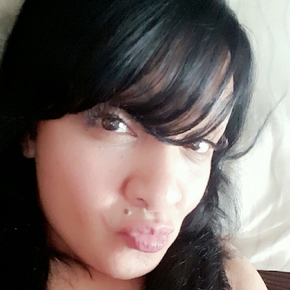 Profile Picture of Amy Enriquez (@sexy_mami78) on Poshmark