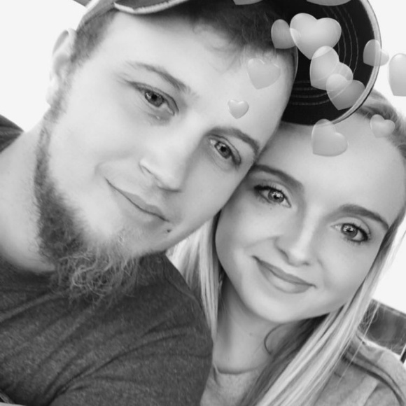 Profile Picture of Madison Gurley (@maddieleigh3416) on Poshmark