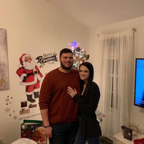 Profile Picture of Ariel Burgess (@burgessariel) on Poshmark