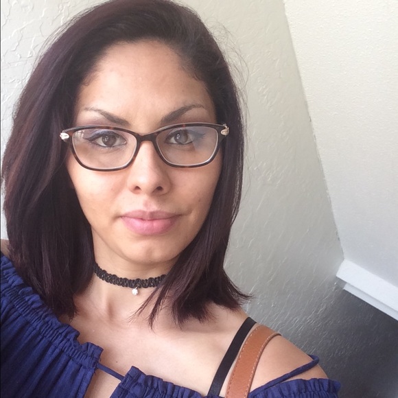 Profile Picture of Lorena Alvarado (@lorealva) on Poshmark