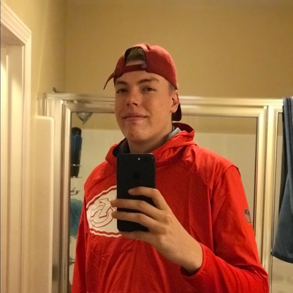 Profile Picture of Daniel Self (@dself50) on Poshmark