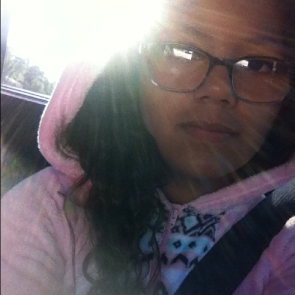 Profile Picture of Savannah Sutton (@savannah_sutton) on Poshmark