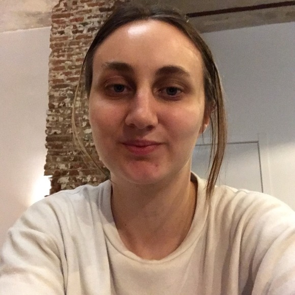 Profile Picture of Sophia Barron (@sophiabarron468) on Poshmark