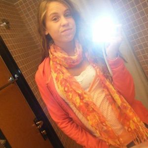 Profile Picture of Anna Junge (@glowxwormxdancer) on Myspace