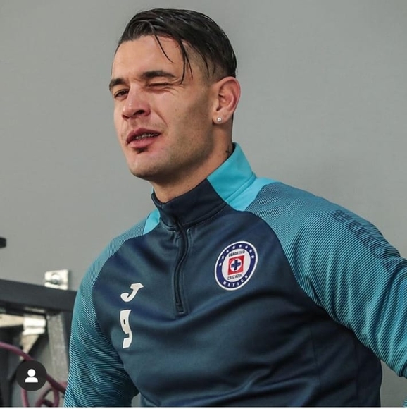 Profile Picture of Alfredo ivan Alfaro (@ivanelitt) on Poshmark