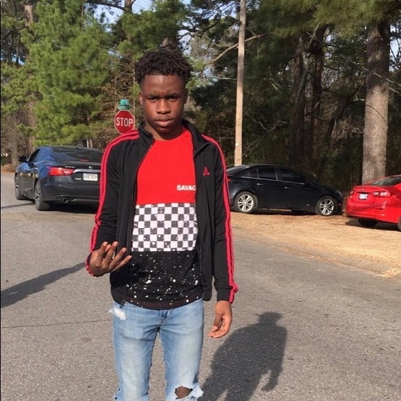 Profile Picture of Donte Gilliam (@dontegilliam) on Poshmark