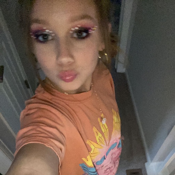 Profile Picture of Lexi Cranmer (@lexicranmer) on Poshmark