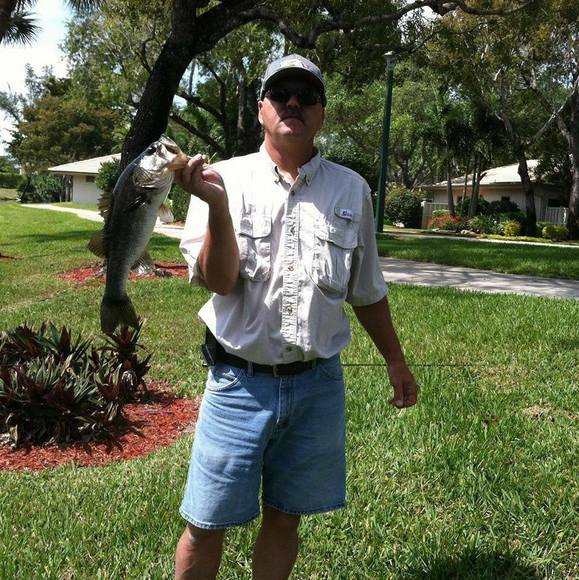 Profile Picture of William Powers (@willhaliep) on Poshmark