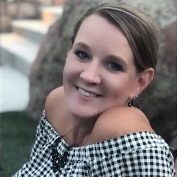 Rhonda Fenner - Poshmark Profile Picture of Rhonda Fenner (@rrfenner) on Poshmark