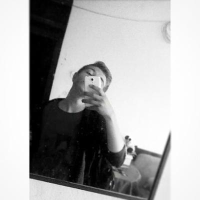 Profile Picture of Viktor Derek (@DerekVik) on Twitter