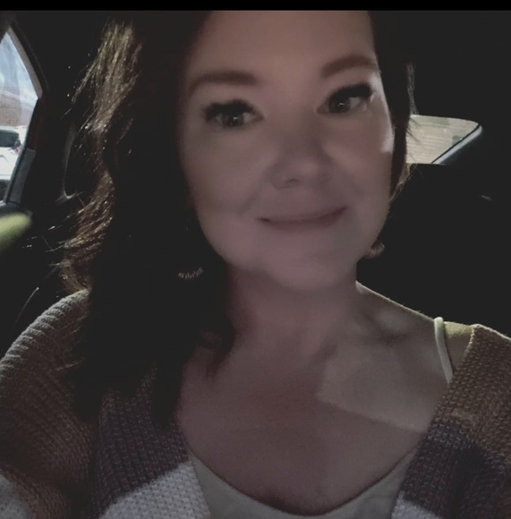 Profile Picture of Sandra Hembree (@sandrahembree) on Poshmark