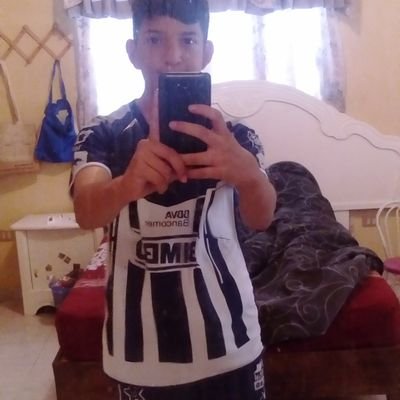 Profile Picture of Aaron Robledo (@aaronprr83) on Twitter