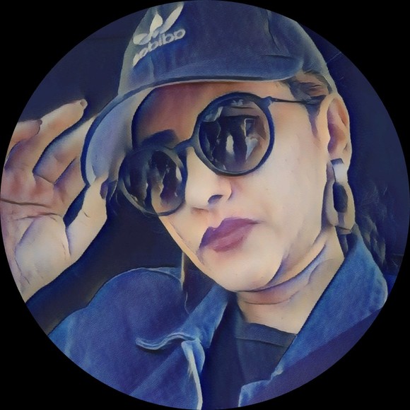 Profile Picture of Farinaz Kk (@farinaz2016) on Poshmark