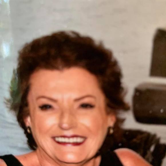 Profile Picture of Barbara anne Colmer (@b_colmer) on Poshmark