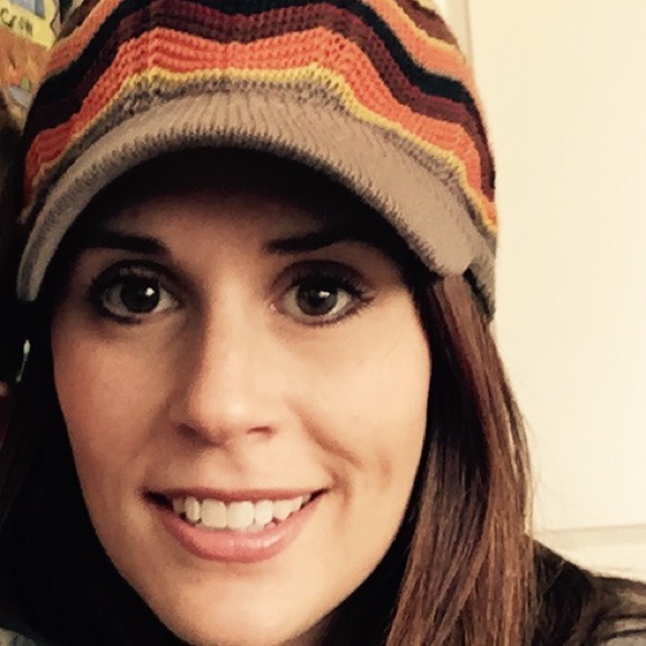 Profile Picture of Emily Burtnett (@emburtnett) on Poshmark