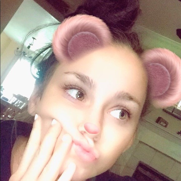 Profile Picture of Isabella Casanova (@i_casanova) on Poshmark