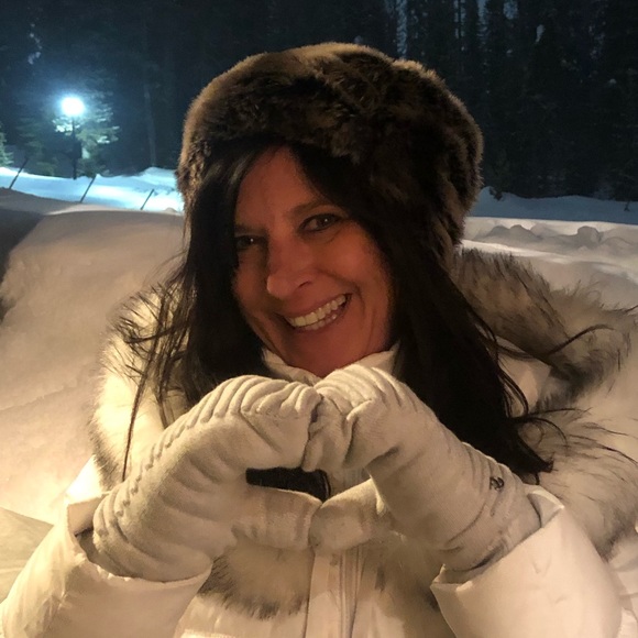 Julie Juliani - Poshmark Profile Picture of Julie Juliani (@juliejuliani) on Poshmark