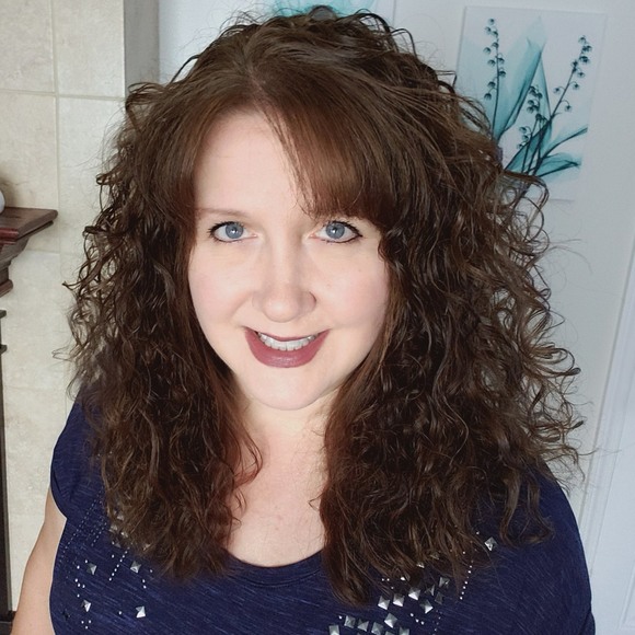 Profile Picture of Cheryl Struckmeyer (@c_struckmeyer) on Poshmark