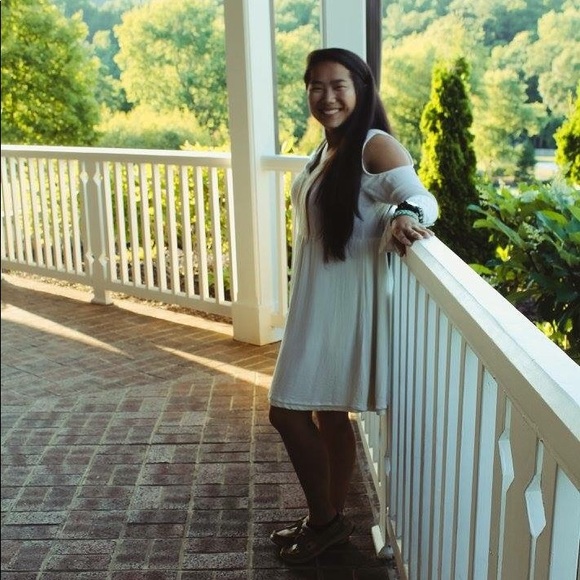 Profile Picture of Haley Hautzinger (@haleyhaut_) on Poshmark