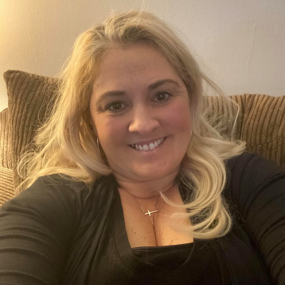 Profile Picture of Jessica Zibung (@jessicazibung) on Poshmark