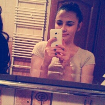 Profile Picture of Amina (@hanic238) on Twitter