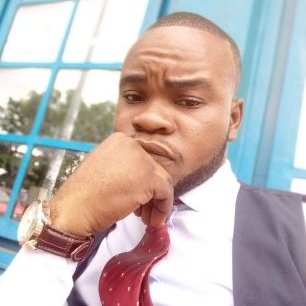 Profile Picture of Steve Laris (@laris_steve) on Twitter