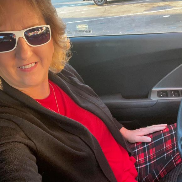 Profile Picture of Wanda Curry (@cntrygurl357) on Poshmark