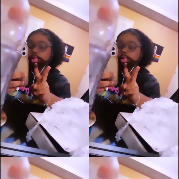 Simone Hartgrove - Poshmark Profile Picture of Simone Hartgrove (@simonehartgrove) on Poshmark