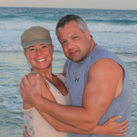 Profile Picture of Lori Kwiatkowski (@horhey) on Poshmark