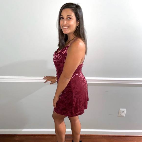 Profile Picture of Becca Radinsky (@beccamichellee) on Poshmark