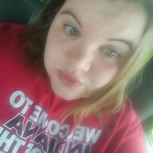 Profile Picture of Alisha Scudder (@alishascudder) on Poshmark