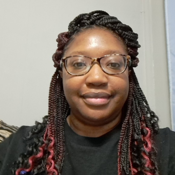 Profile Picture of Yolanda Mcmillian (@honeybee0307) on Poshmark