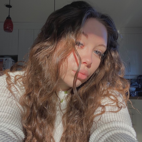 Profile Picture of Marie-ève Geoffroy (@marieve441) on Poshmark
